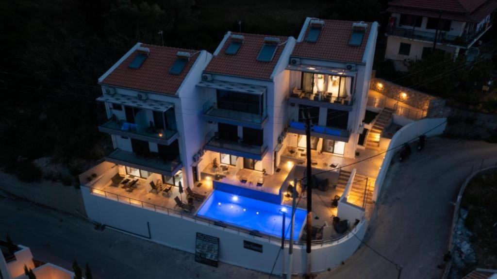Above Blue Maisonettes Grey Diamond Nikiana Esterno foto